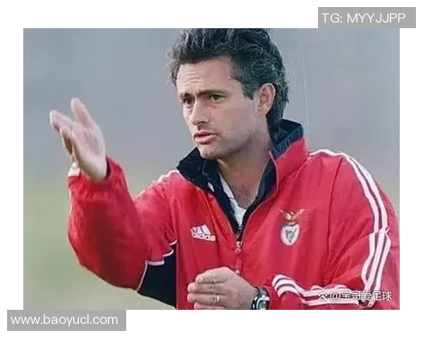 足球明星狂人的身份揭秘他为何被称为足球界的传奇人物