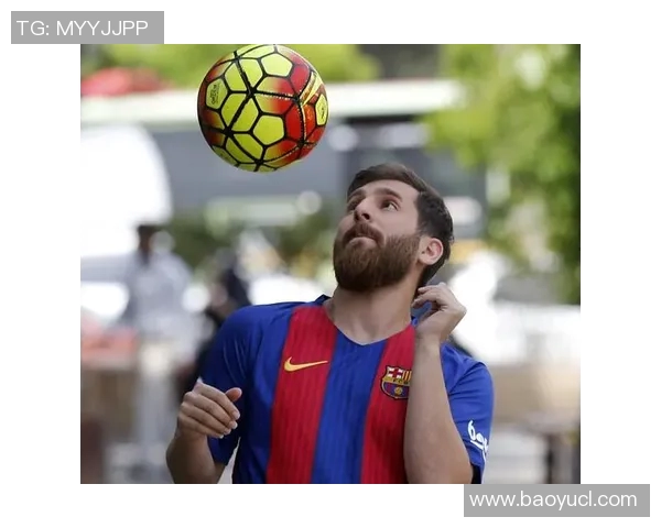 足球明星被路人围观的瞬间引发热议与粉丝狂欢的背后故事 足球明星被路人围观的瞬间引发热议与粉丝狂欢的背后故事